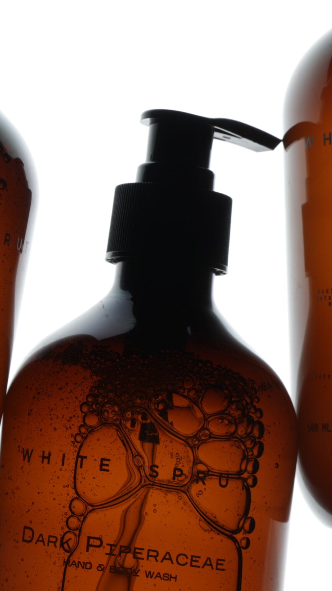 DARK PIPERACEAE Hand & Body Wash — деталь флакона, White Sprut
