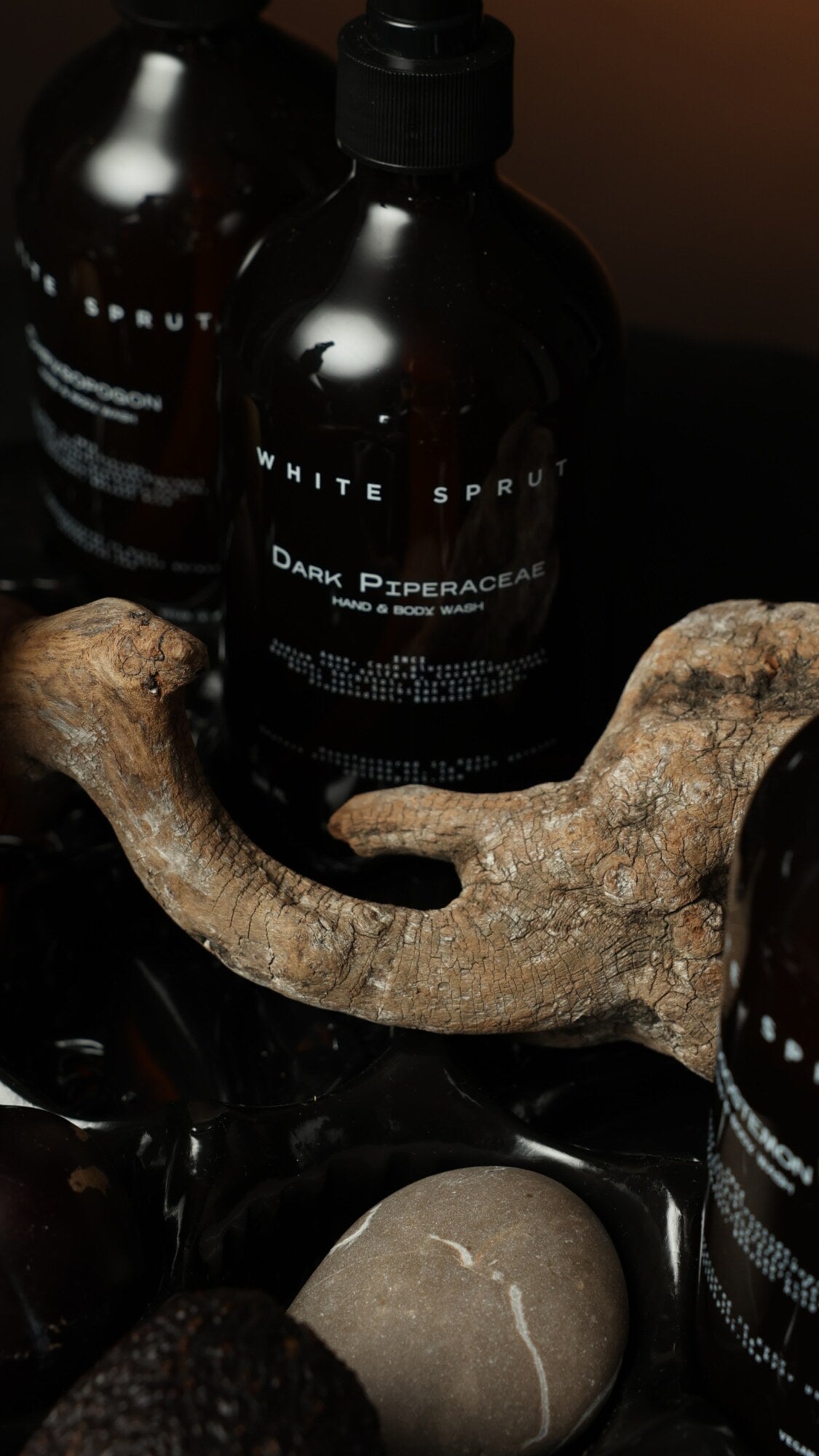 DARK PIPERACEAE Hand & Body Wash — атмосферне фото, White Sprut